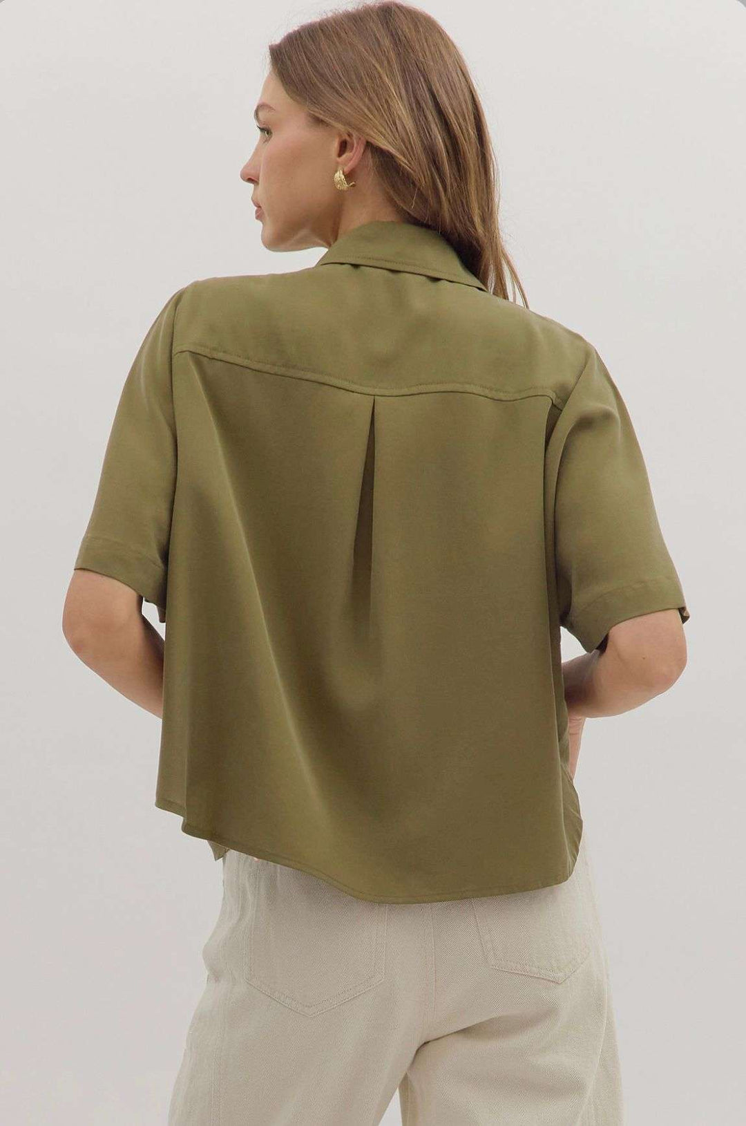 Women's olive green button-down boxy top with short sleeves and relaxed fit – casual and versatile blouse for everyday wear