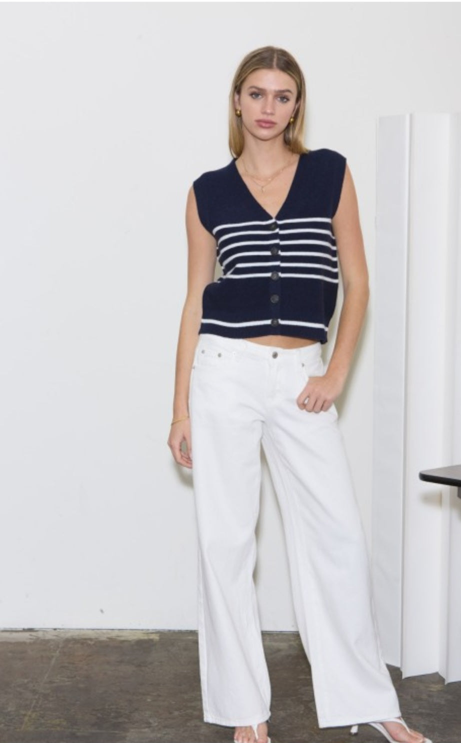 Contrast Stripe Button Knit Vest