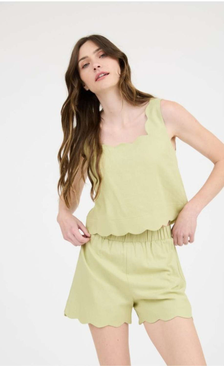 Model wearing kiwi short set for summer