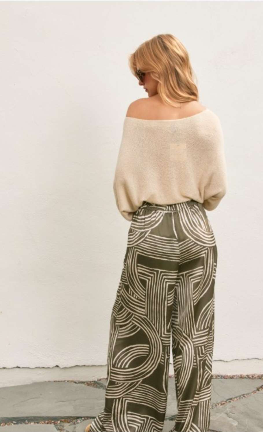 Trendy olive cream abstract pattern pants for women – modern street style fashion