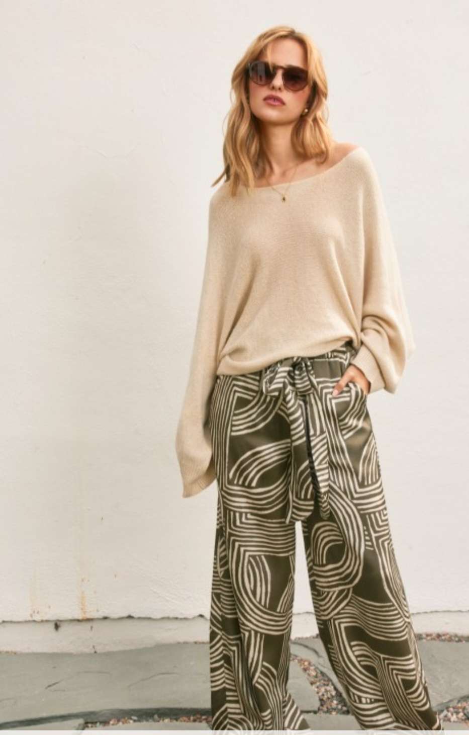 Trendy olive cream abstract pattern pants for women – modern street style fashion
