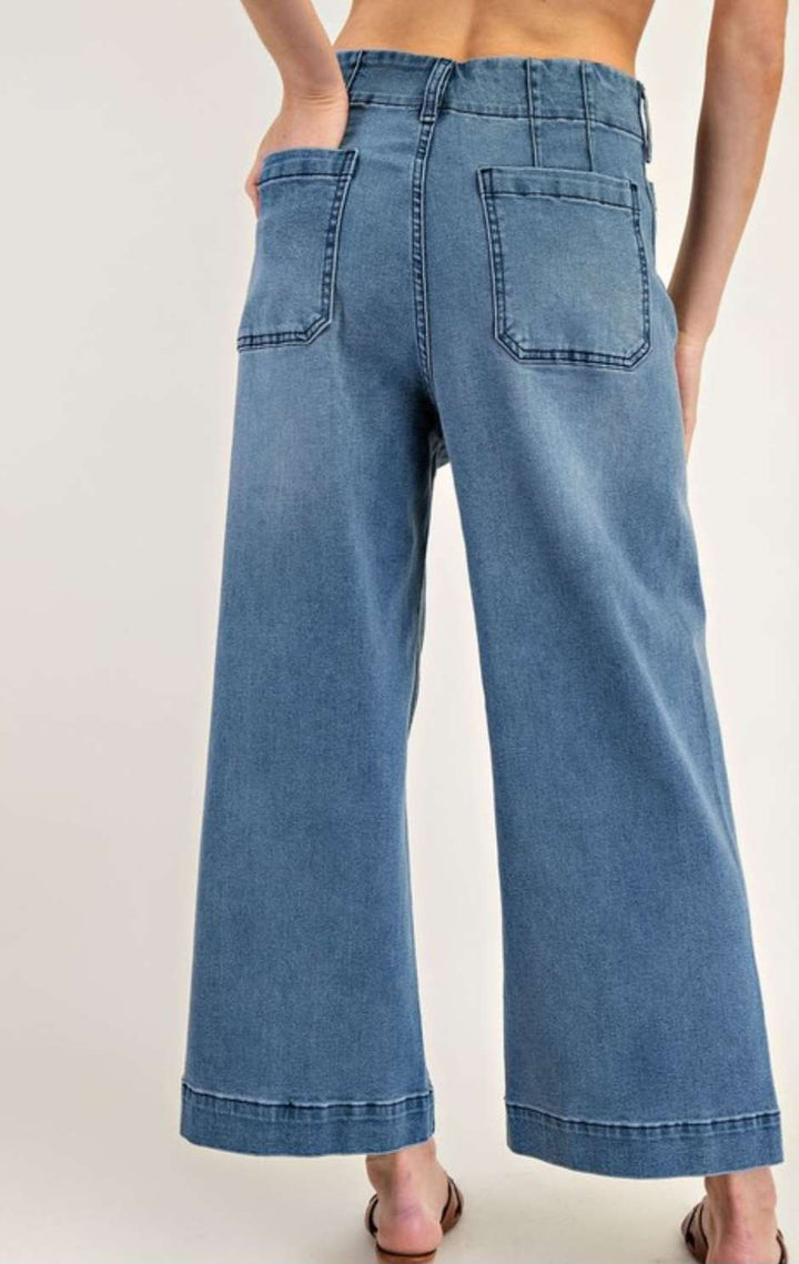 High-waisted wide leg pocket jeans in dark wash denim