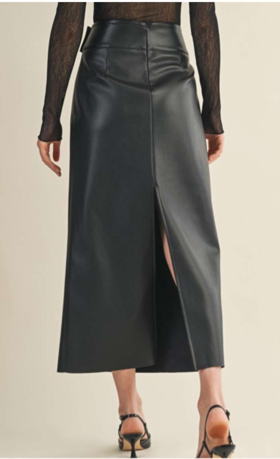 High-waisted black faux leather maxi skirt with back slit – sleek pleather skirt for women's fall fashion