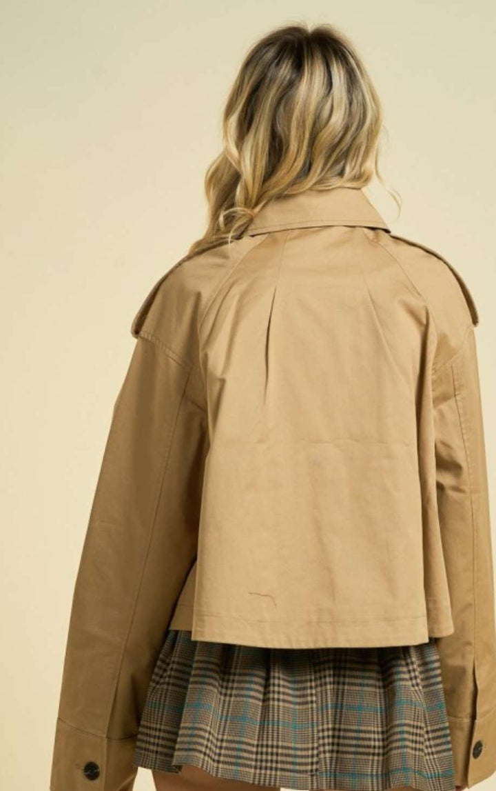 Khaki cropped trench coat with lapel collar and double-breasted buttons – lightweight autumn jacket