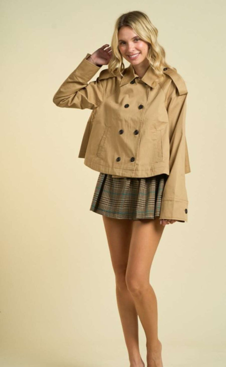 Khaki cropped trench coat with lapel collar and double-breasted buttons – lightweight autumn jacket