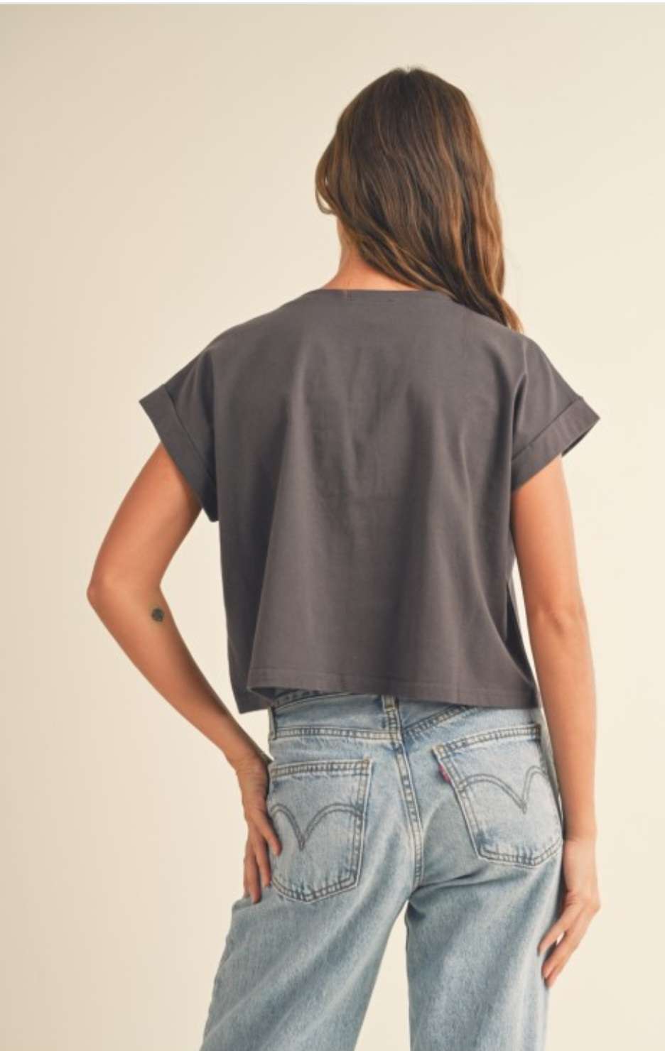 Women’s charcoal crop T-shirt with cuff sleeves and relaxed fit.