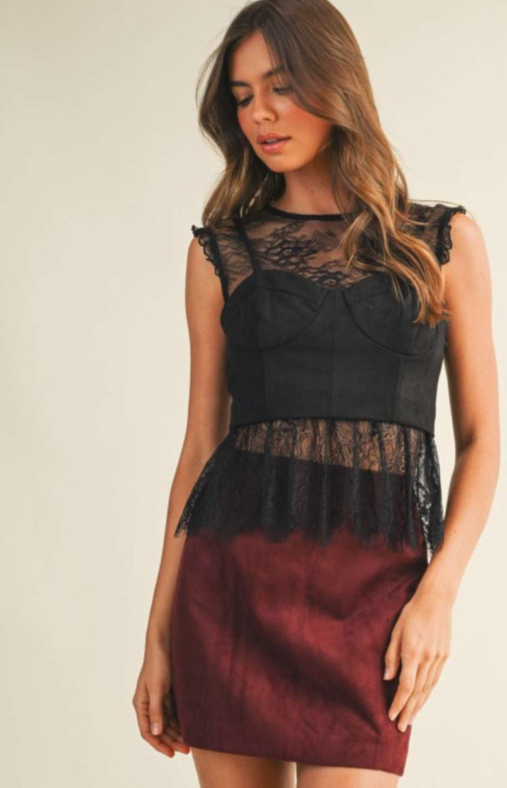 Black lace corset top for women – sleeveless, fitted bustier-style top with intricate lace detailing, perfect for parties, nights out, or layering